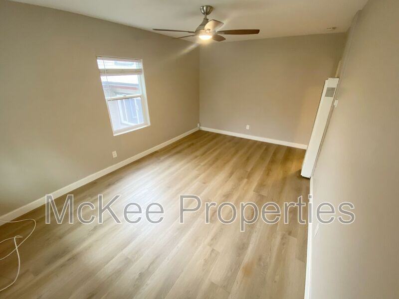 4175 Euclid Ave - Photo 5 of 8