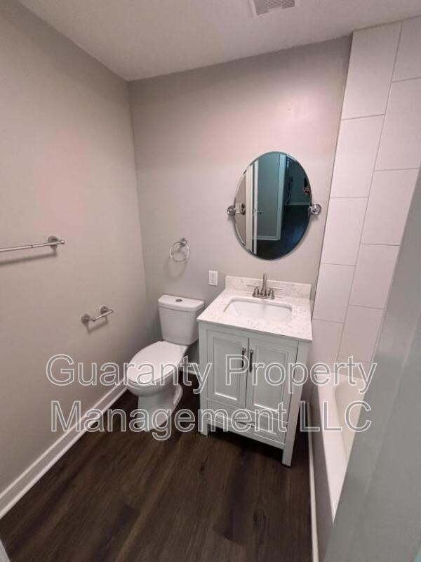 1005 North King Avenue - Photo 2 of 12