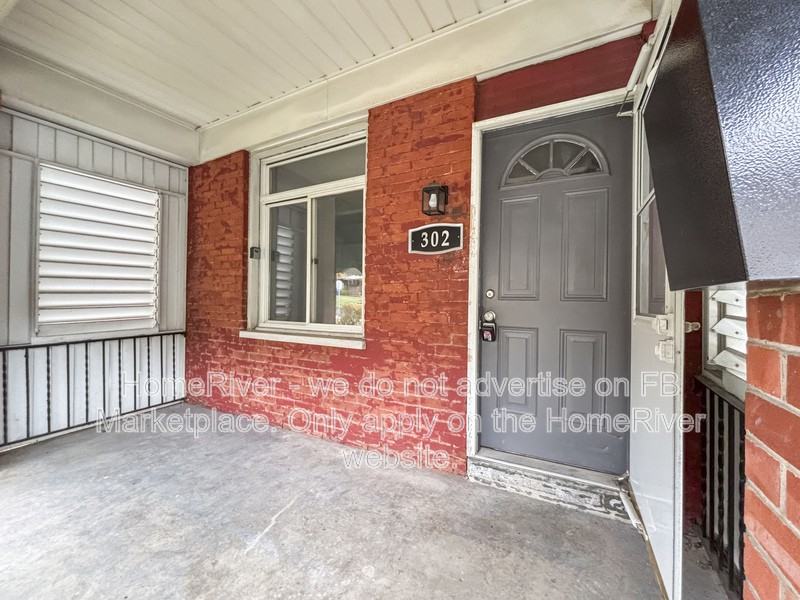 302 Mathews Ave - Photo 2 of 20