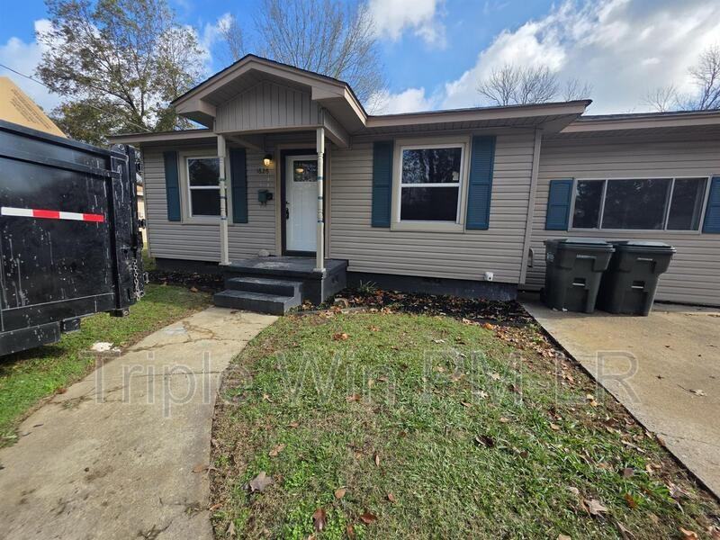 1626 Davis St - Photo 2 of 34