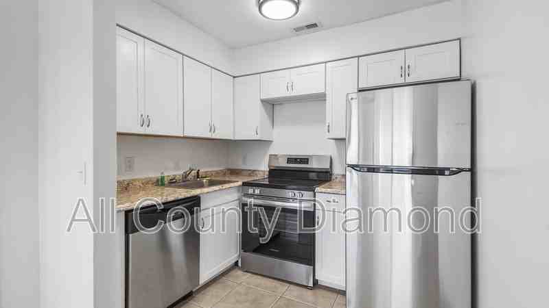 4114 Holiday Dr #7 - Photo 3 of 14