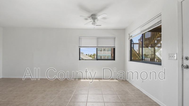 4114 Holiday Dr #7 - Photo 6 of 14