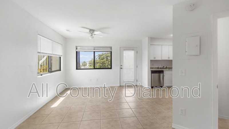 4114 Holiday Dr #7 - Photo 7 of 14