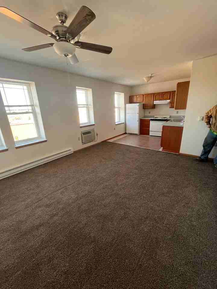 28 N Brown St - Photo 7 of 16