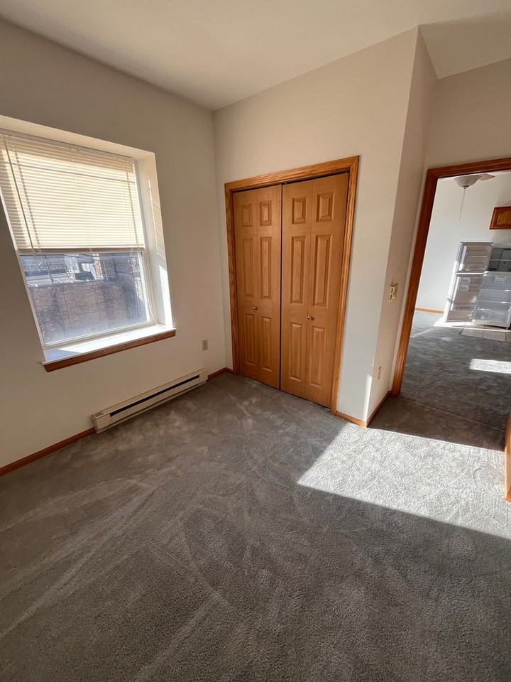 28 N Brown St - Photo 5 of 15