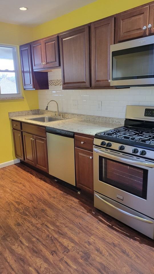 2303 Sherbrook Street - Photo 4 of 31