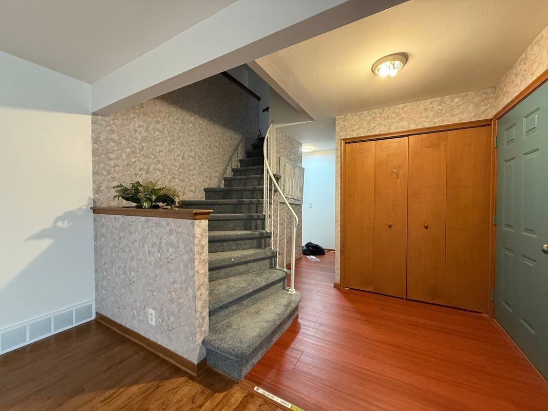 31077 Shawn Drive - Photo 2 of 33