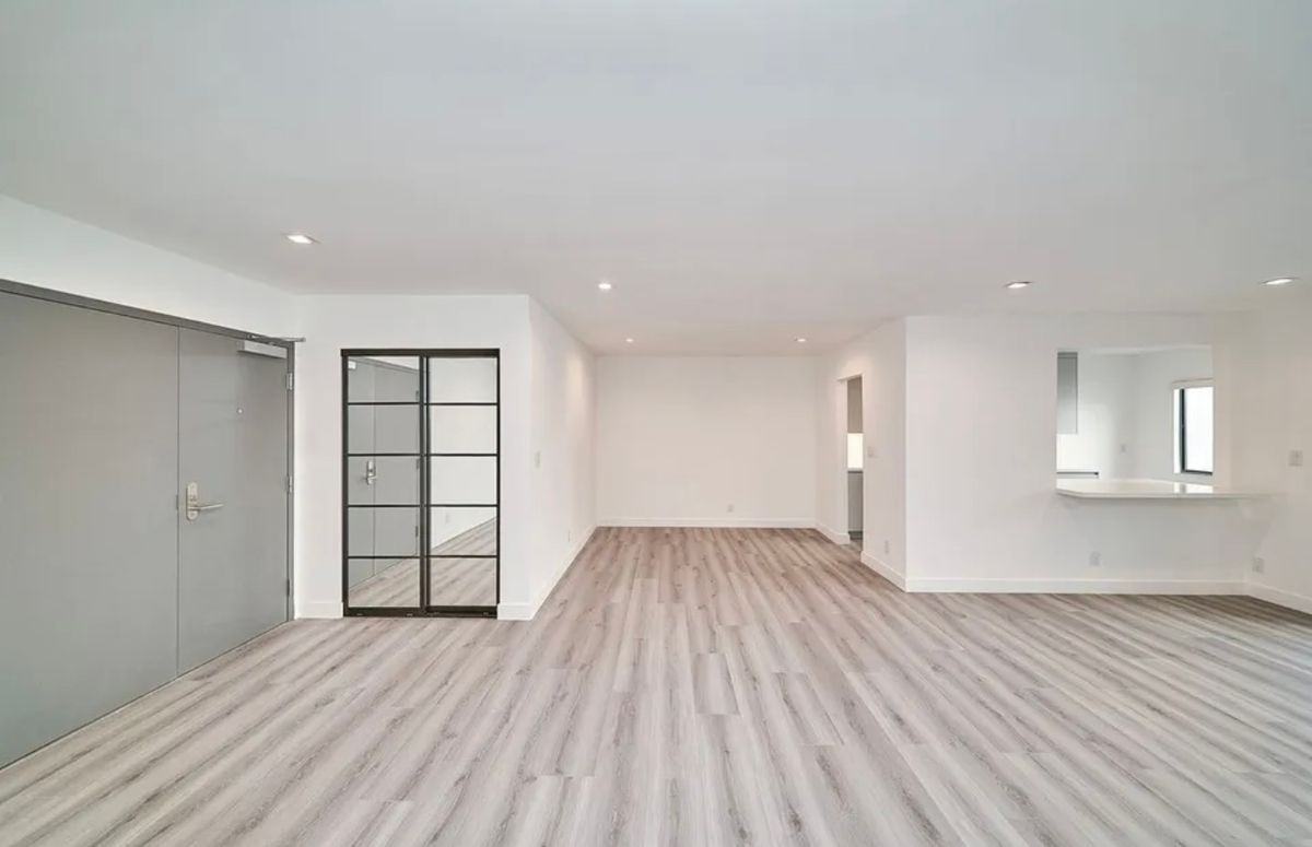 145 South Maple Drive ##102 - Photo 3 of 20