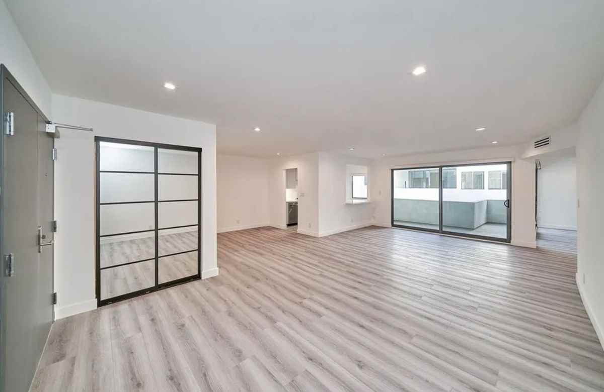 145 South Maple Drive ##102 - Photo 4 of 20