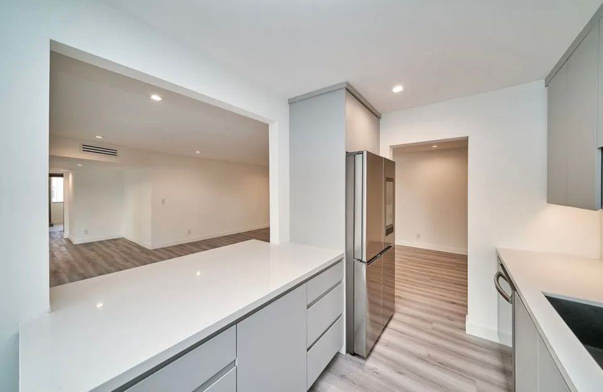 145 South Maple Drive ##102 - Photo 7 of 20