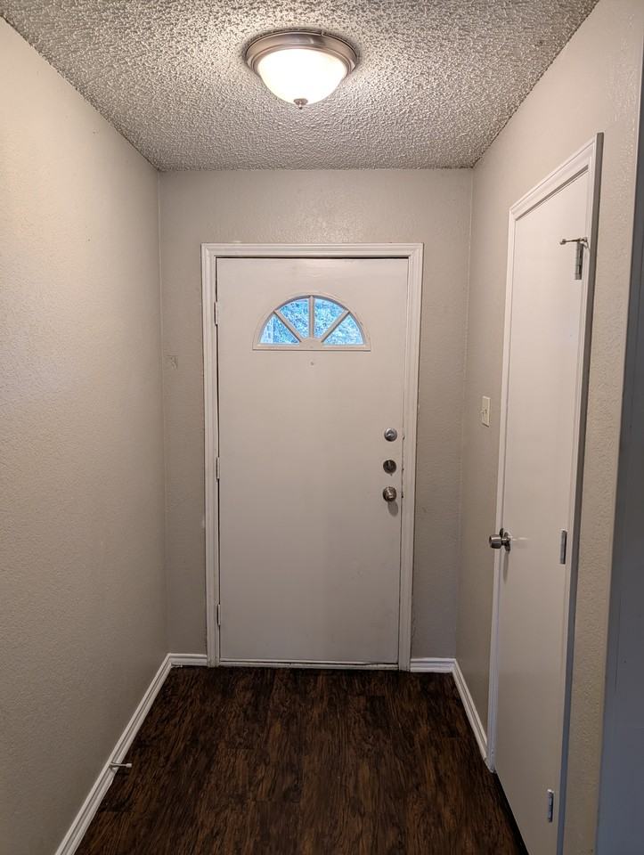 1909 Willow Vale Dr - Photo 4 of 20