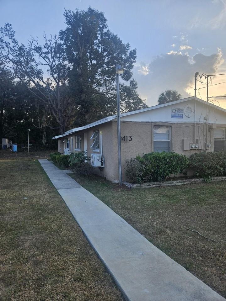 9413 Grandfield Rd - Photo 3 of 7