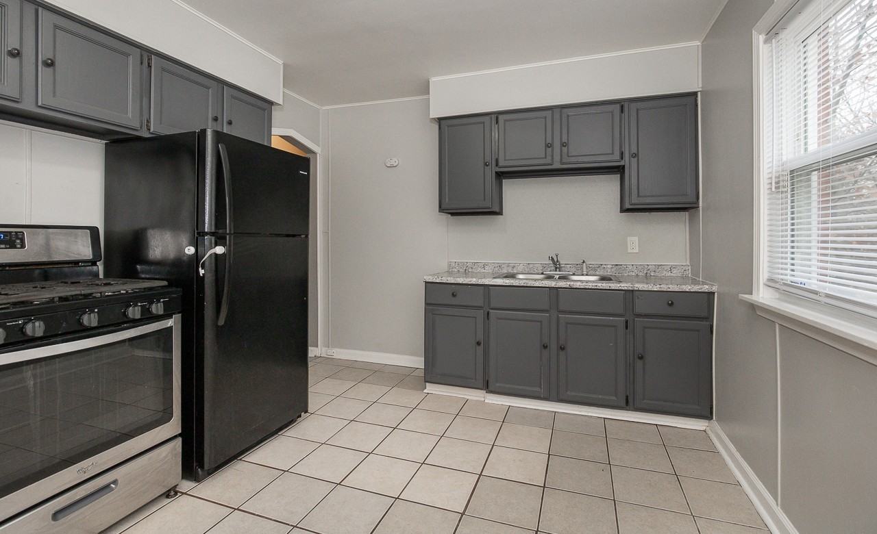 18509 Raymond Street - Photo 3 of 23