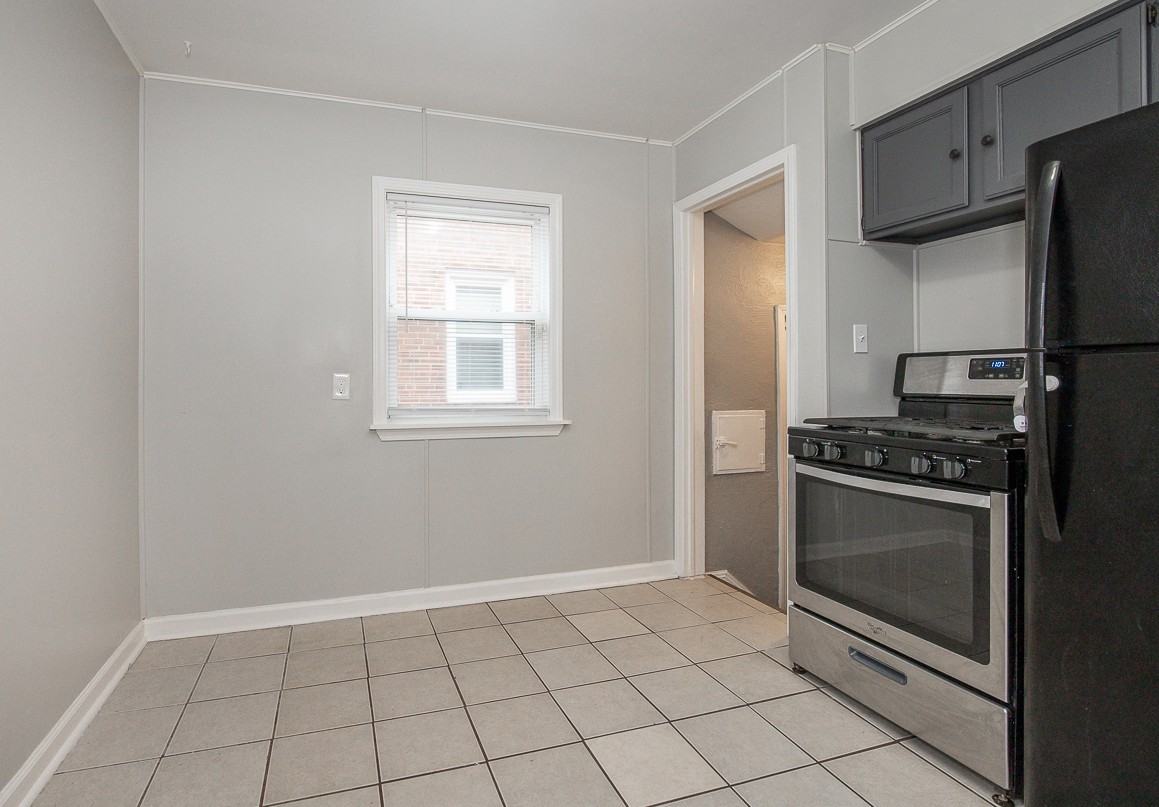 18509 Raymond Street - Photo 4 of 23