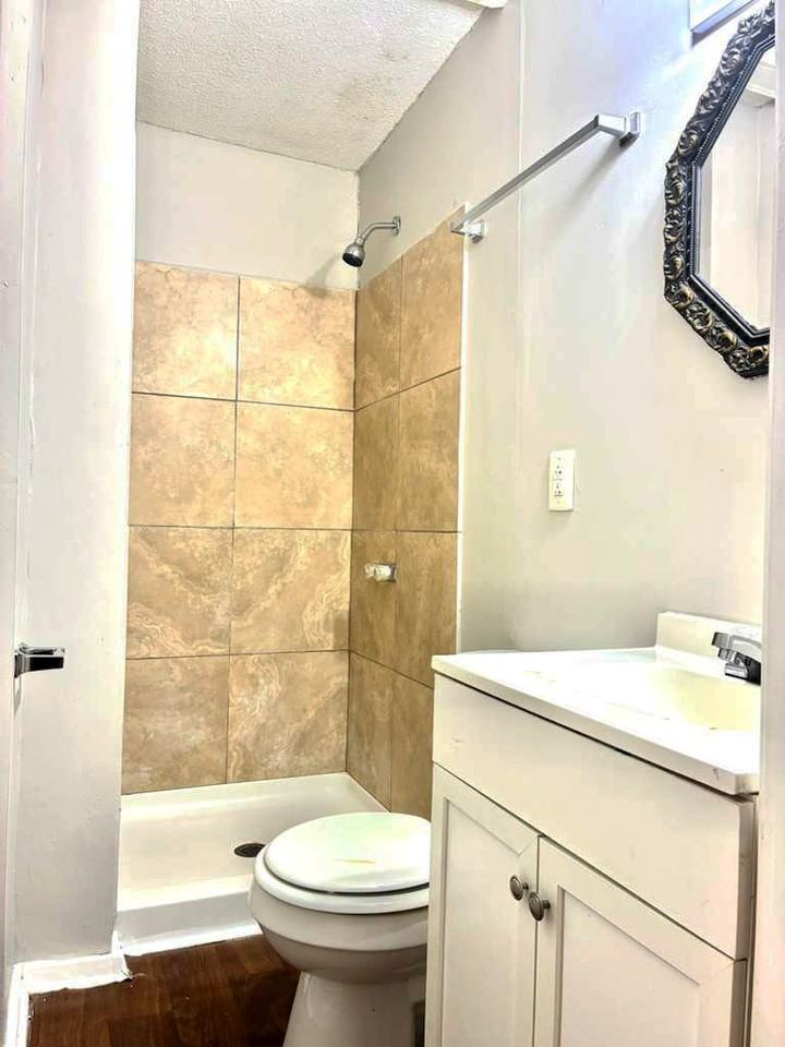 405 South Oak Street - Photo 3 of 17