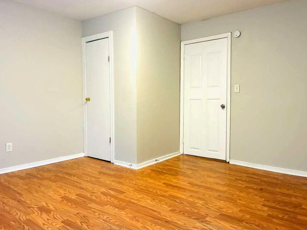 405 South Oak Street - Photo 6 of 17