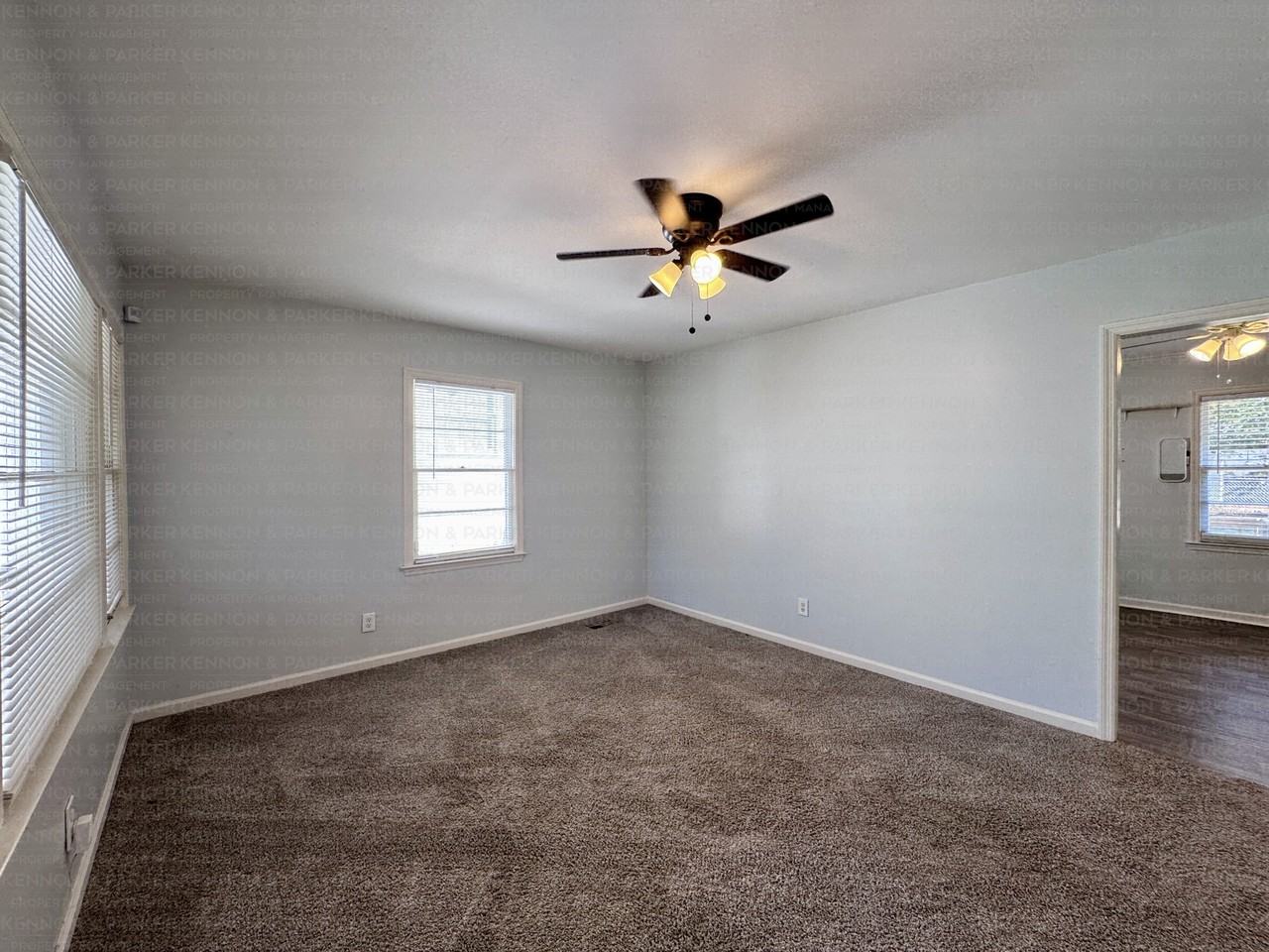 2934 13th Ave - Photo 4 of 11