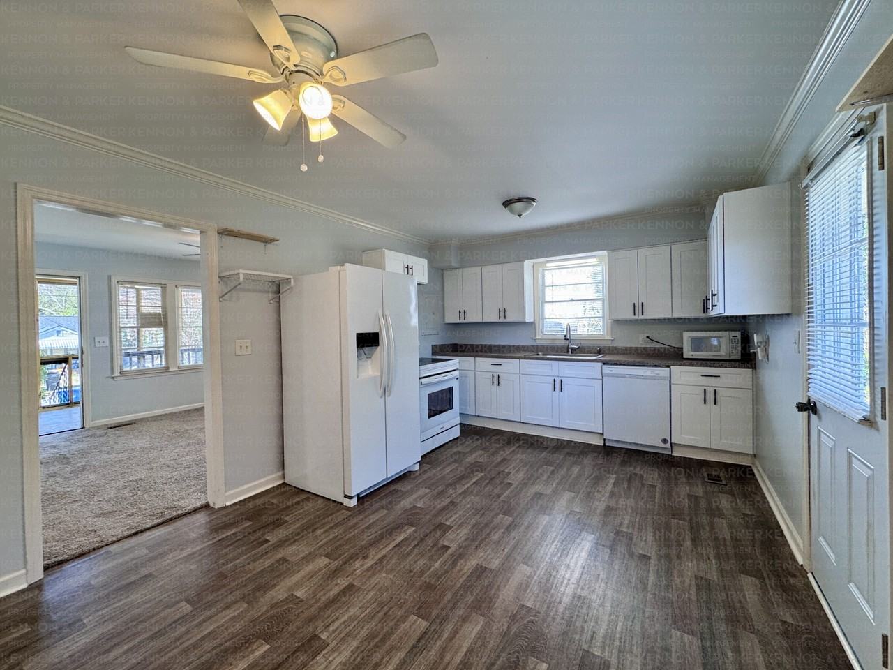 2934 13th Ave - Photo 5 of 11