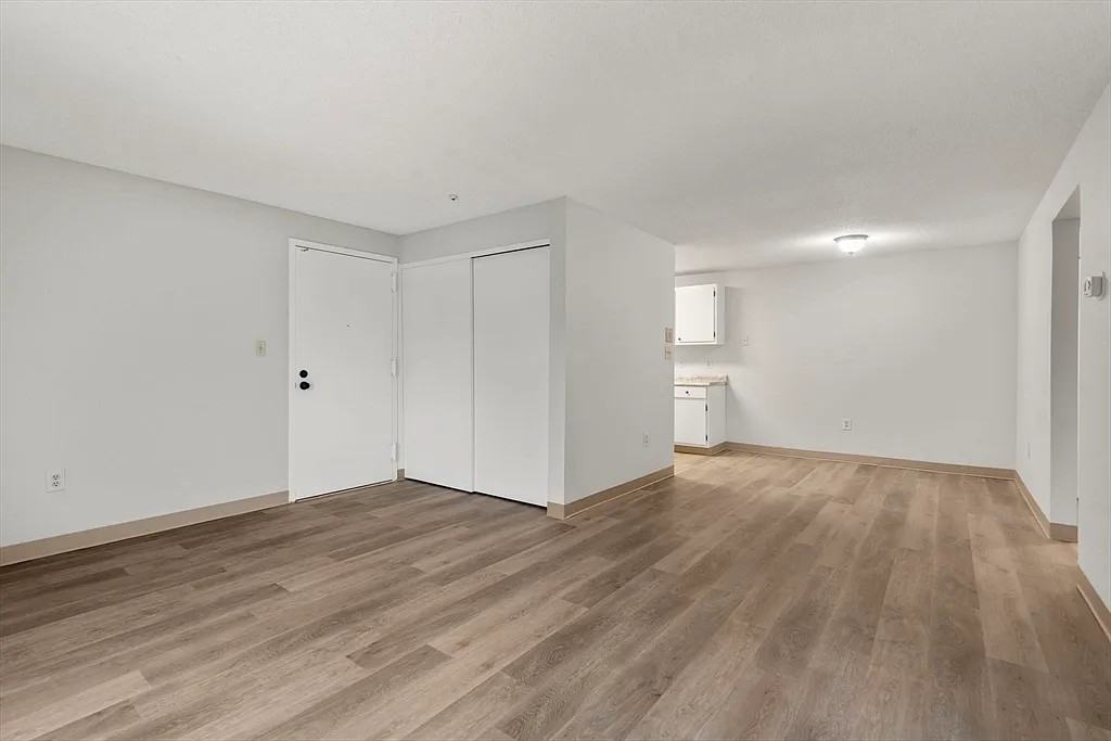 11 Silver Hill Ln - Photo 2 of 21