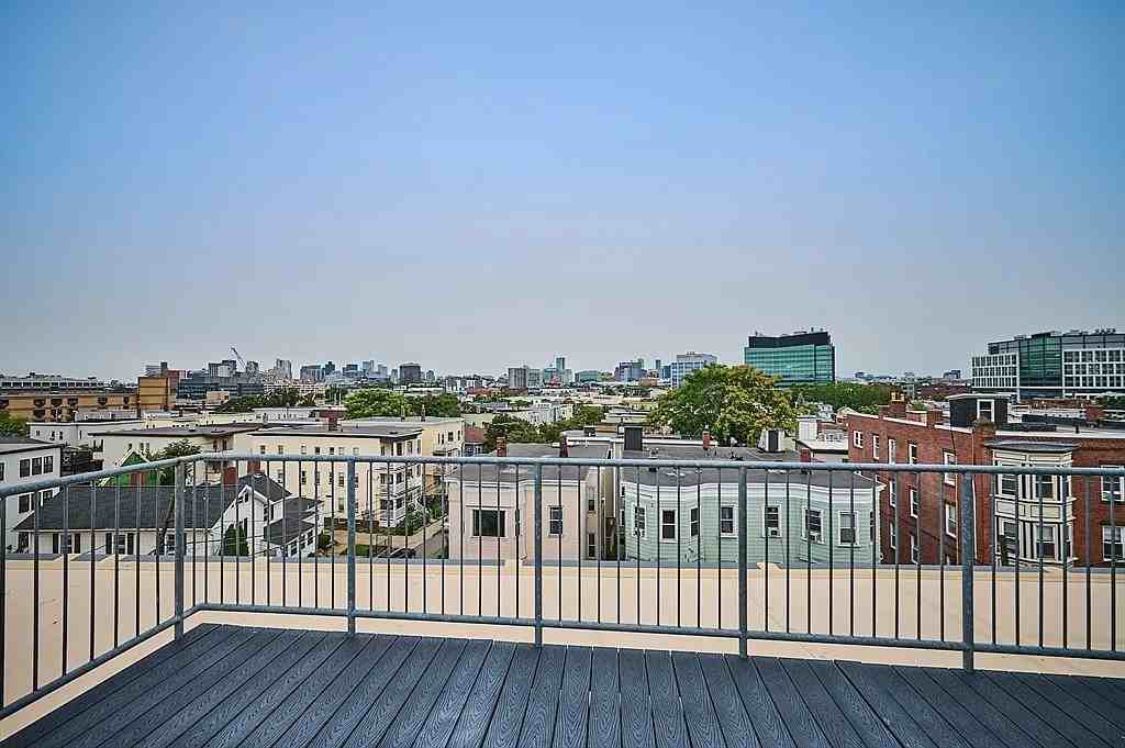 197 Washington St - Photo 3 of 18