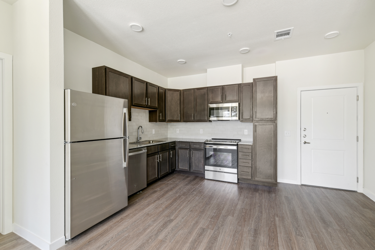 EKOS City Heights - Photo 7 of 14