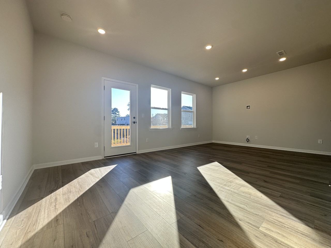 1604 Tamarisk Ln #1 - Photo 6 of 11