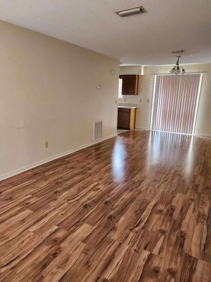 1014 NW Lake City Ave - Photo 4 of 7