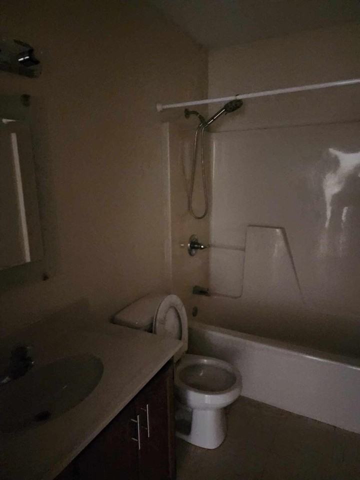 1014 NW Lake City Ave - Photo 6 of 7