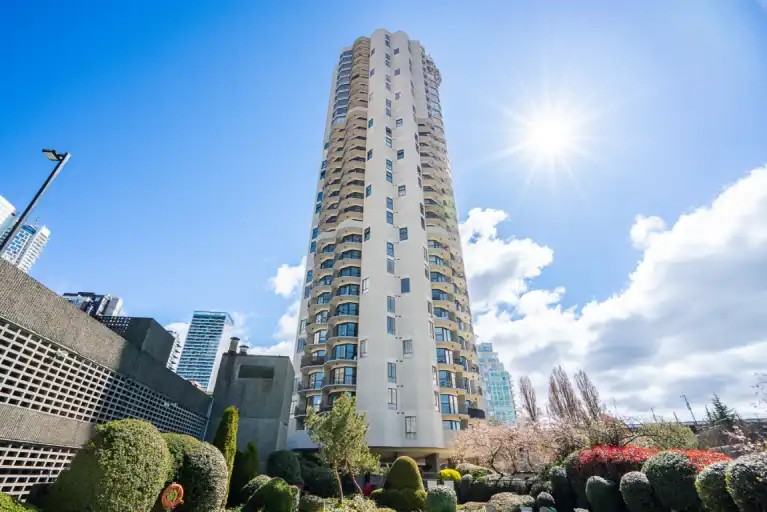 1011 Beach Ave #605 - Photo 4 of 4