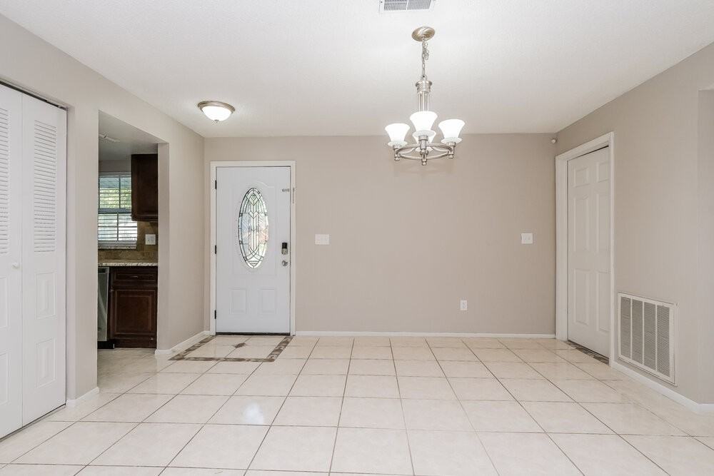 1178 Breeze Dr - Photo 5 of 16