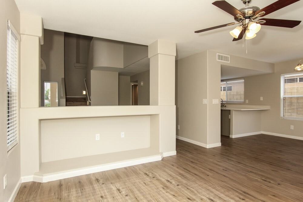 1249 E Angela Dr - Photo 5 of 17