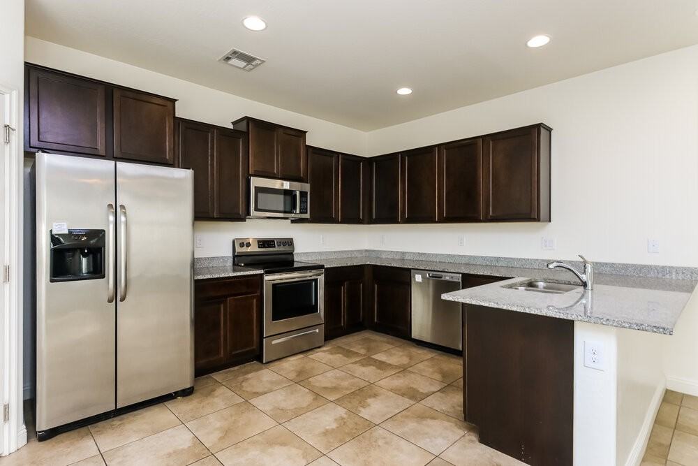 5535 E June St - Photo 7 of 17