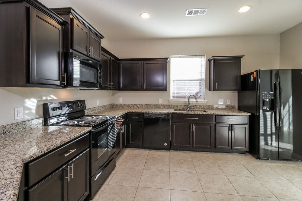 4608 Conley Ln - Photo 6 of 16