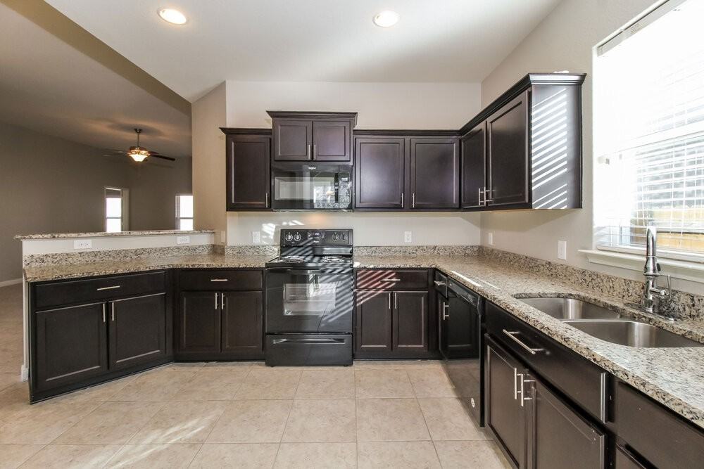 4608 Conley Ln - Photo 7 of 16