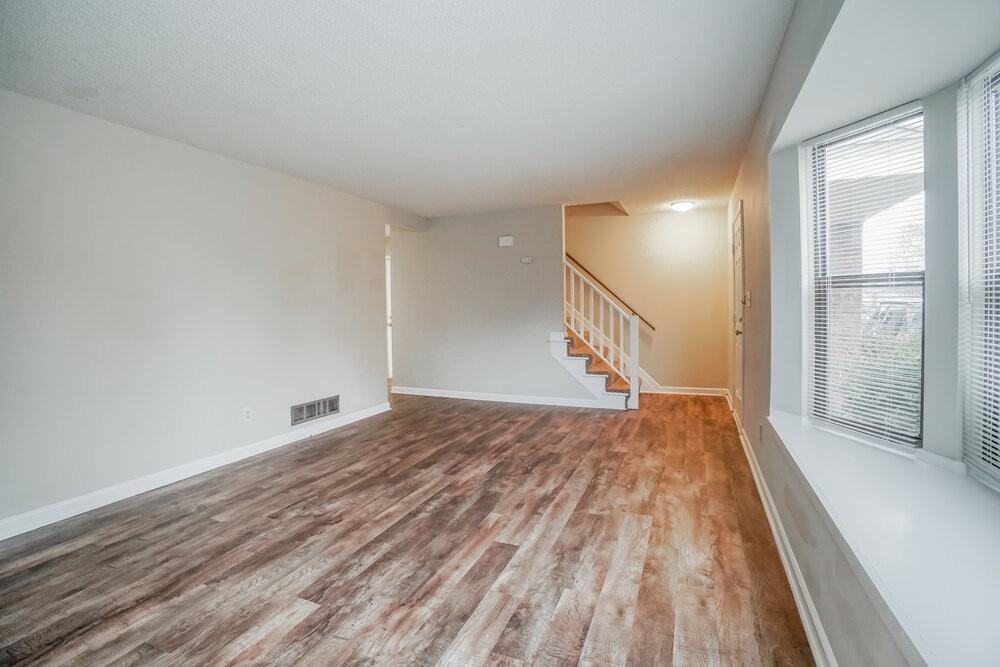 2672 Lynnmore Dr - Photo 5 of 25