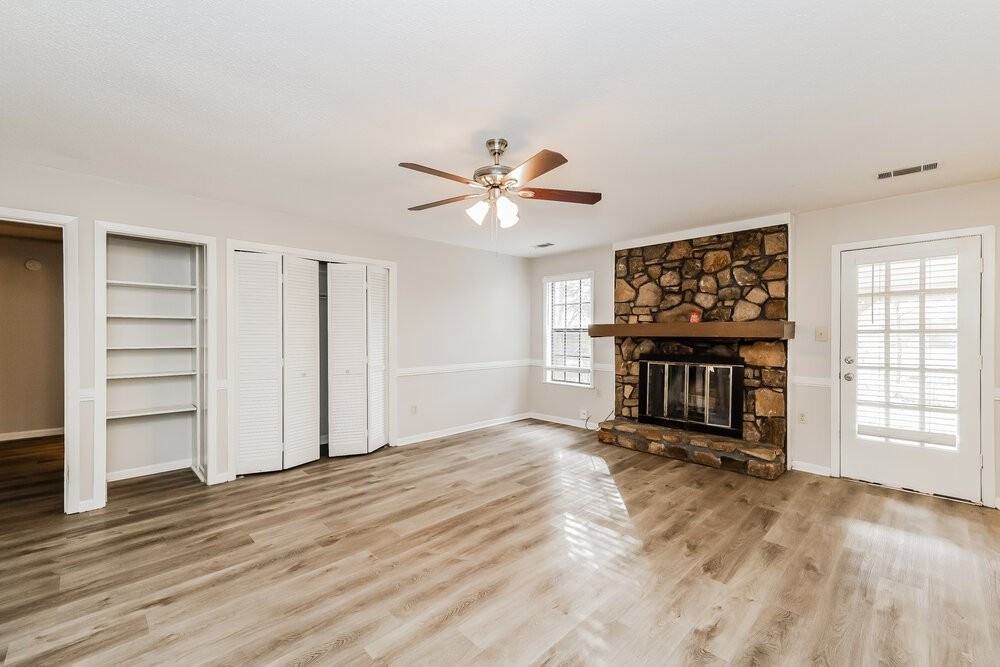 7965 Meadow Trail Dr - Photo 3 of 16
