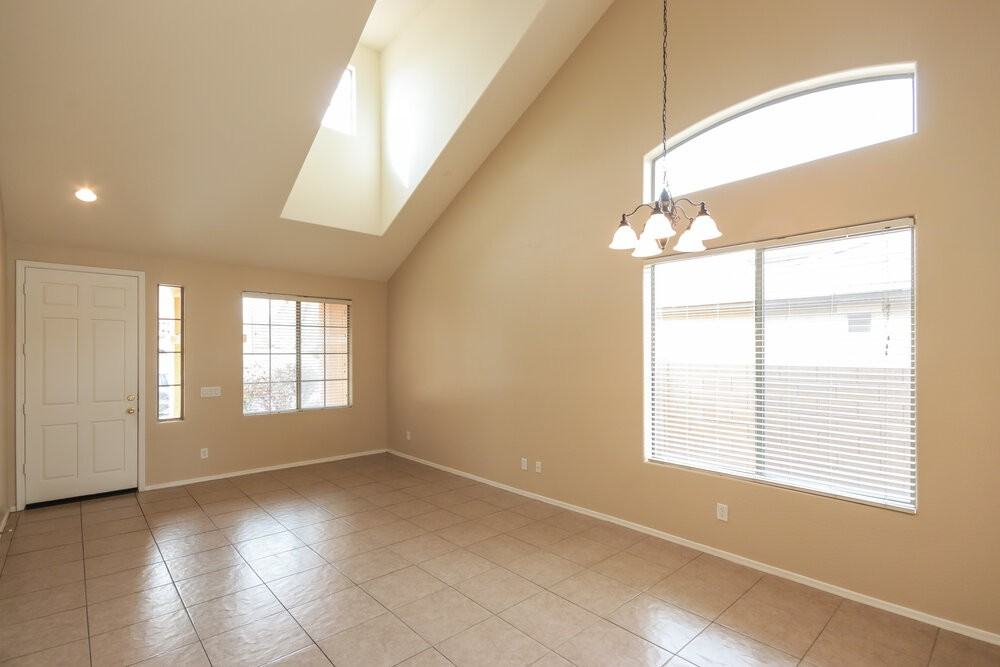 1450 E Mia Ln - Photo 4 of 15