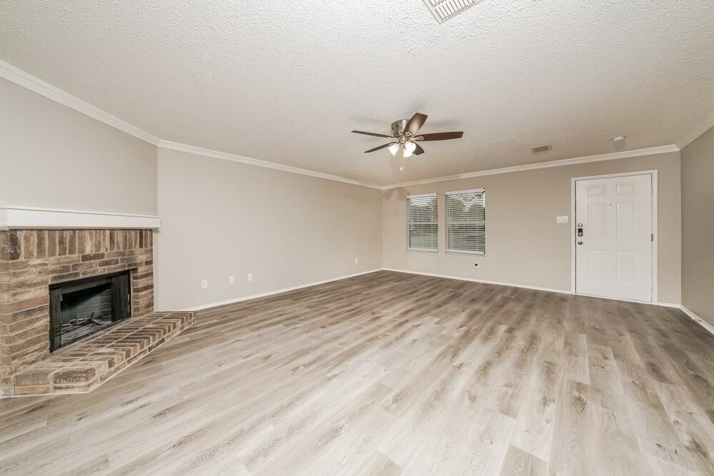 2724 Woodlake Pkwy - Photo 3 of 16