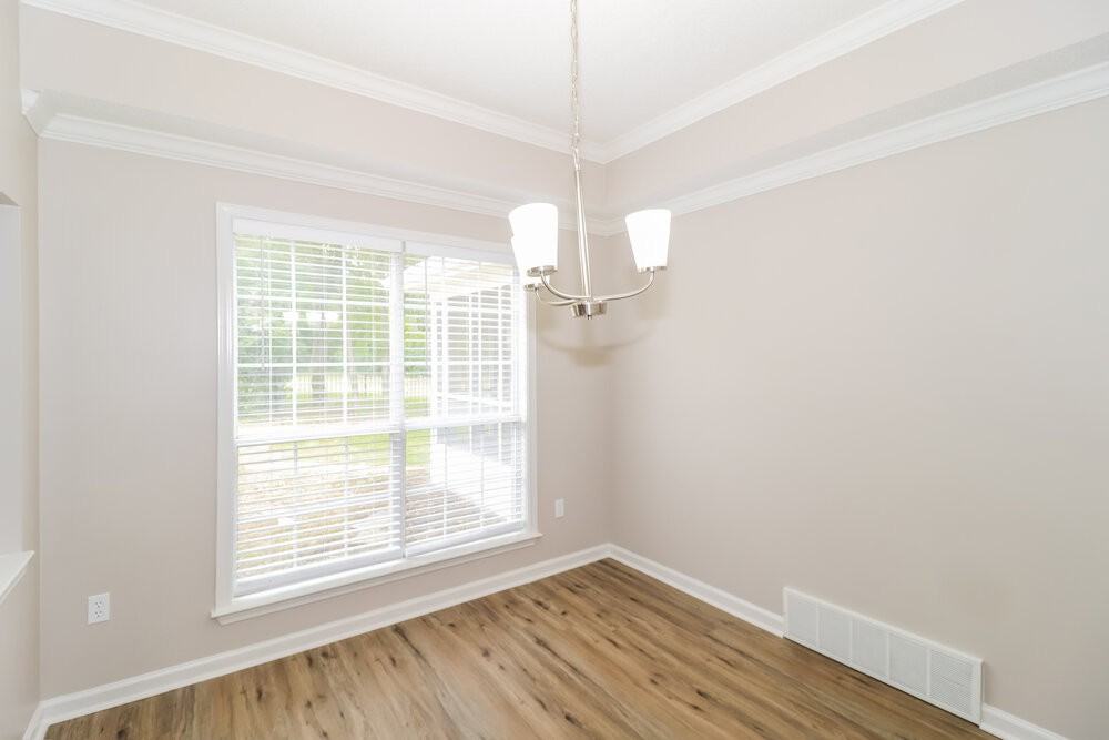 10076 Woodland Grove Dr - Photo 7 of 17