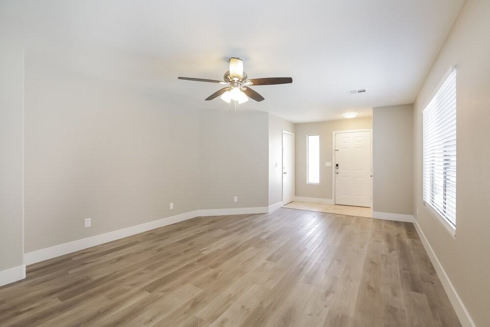 6748 Broadacres Ranch St - Photo 3 of 16