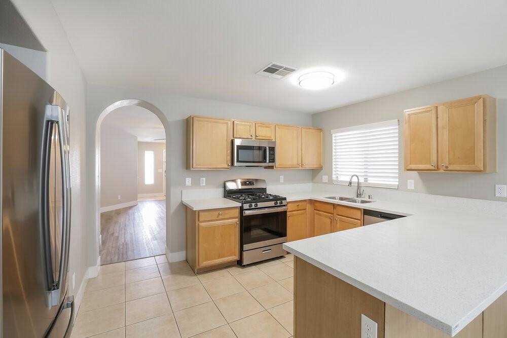 6748 Broadacres Ranch St - Photo 7 of 16