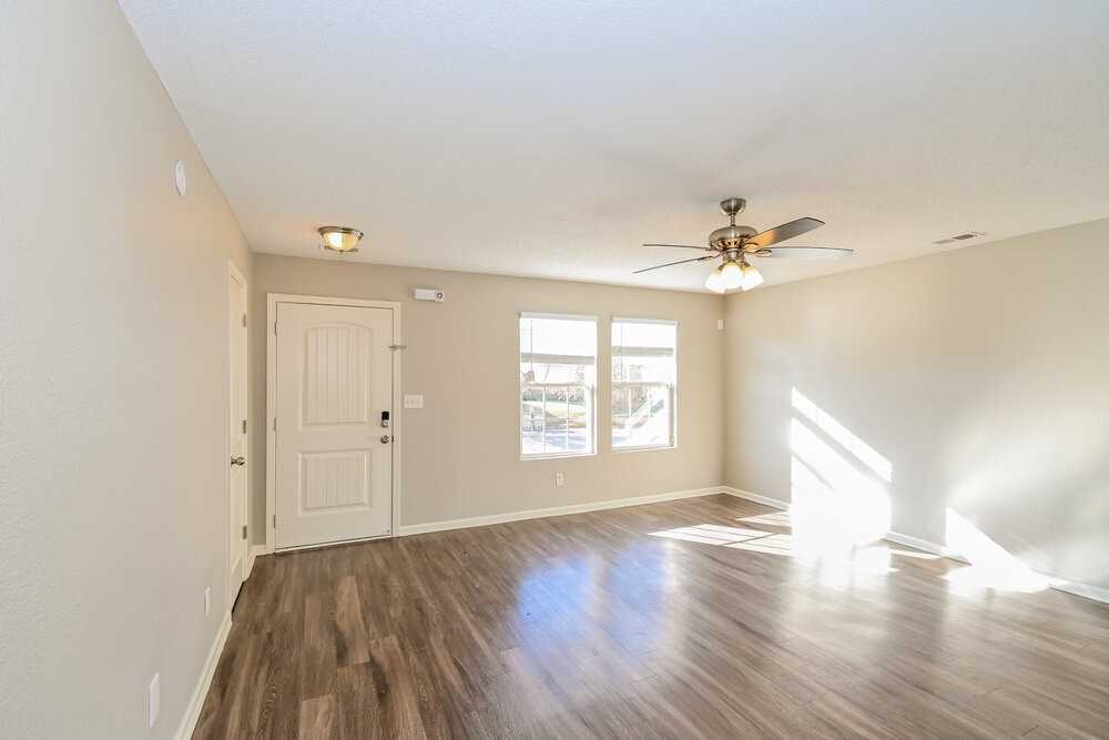 10048 Chariden Dr - Photo 4 of 17