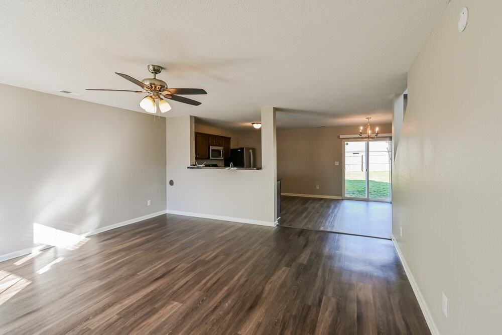 10048 Chariden Dr - Photo 5 of 17