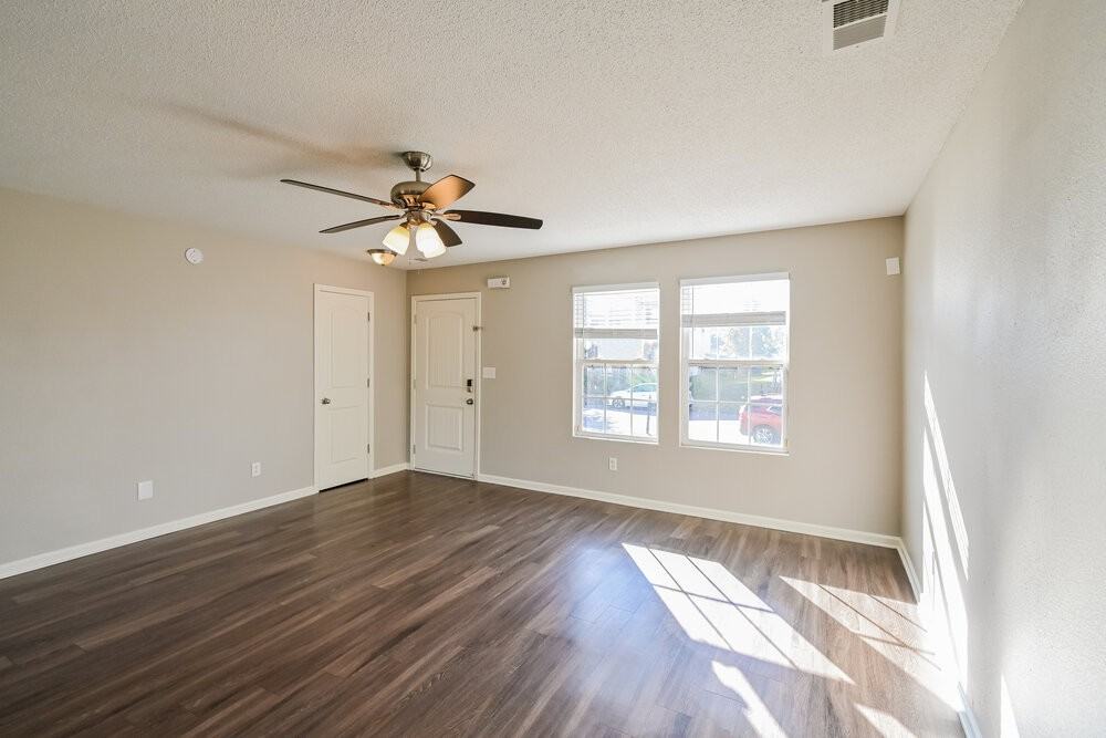 10048 Chariden Dr - Photo 6 of 17