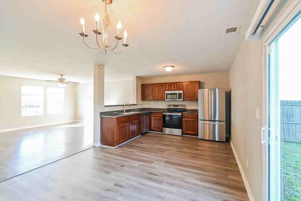 10048 Chariden Dr - Photo 7 of 17