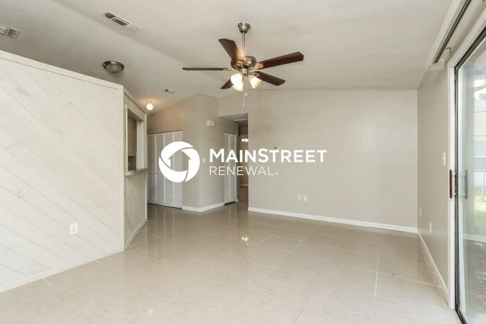 647 Pampas St Nw - Photo 3 of 15
