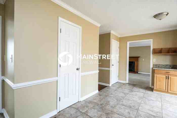 1601 Trinity Garden Cir - Photo 5 of 18