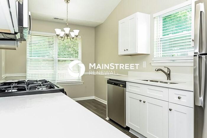 350 Summer Hill Cir - Photo 5 of 17