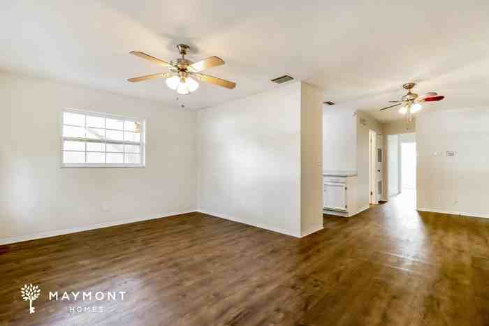 2312 32nd Ave N - Photo 5 of 12