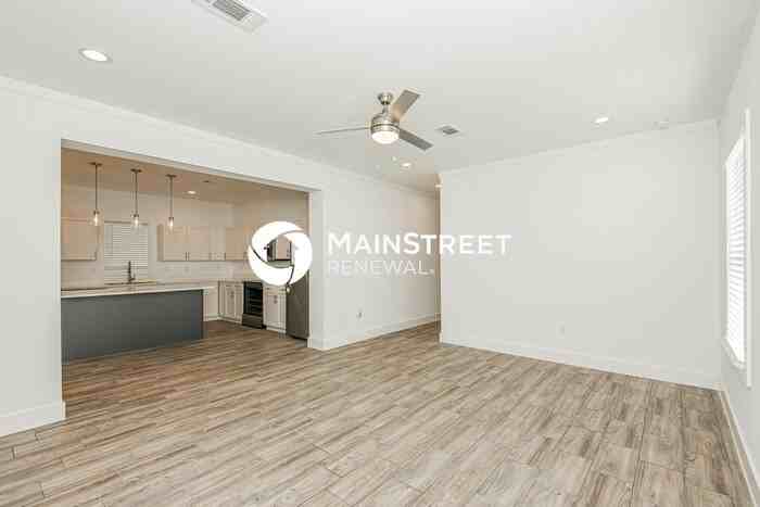 1417 Illinois Ave - Photo 2 of 18